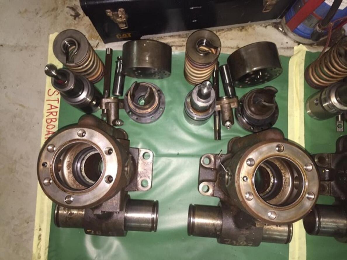 Major Overhaul Wartsila 8L32 @ Labuan Shipyard Part 03