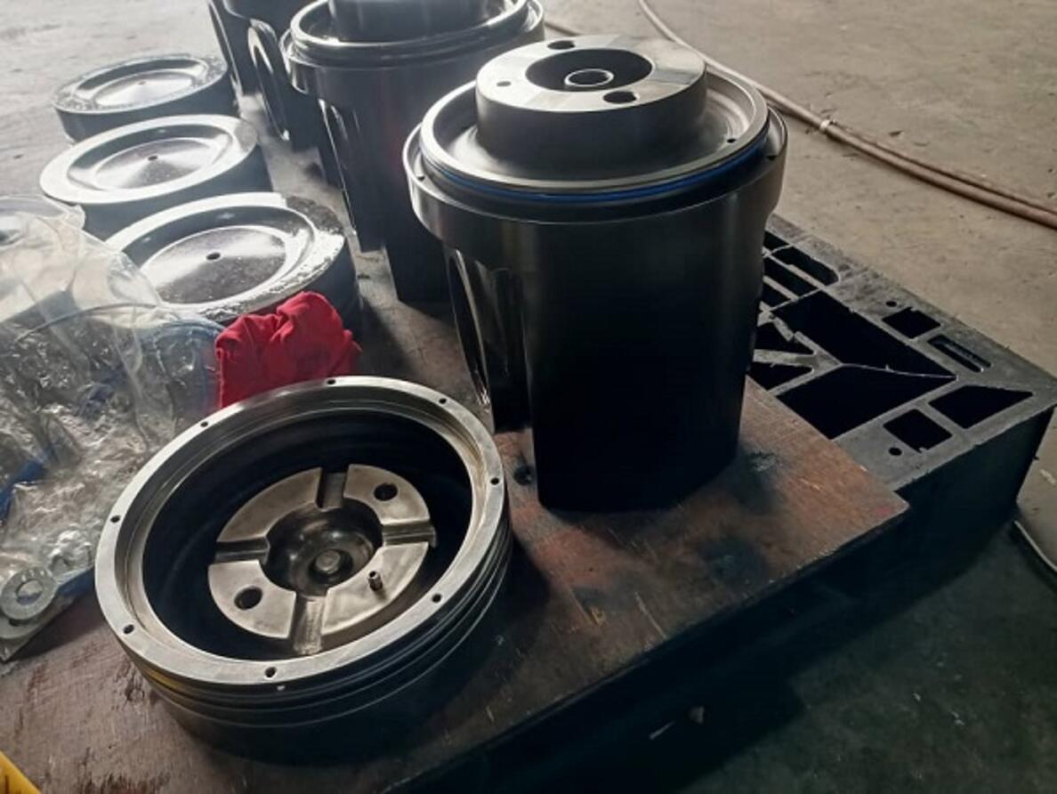 Hyundai Himsen 7H21-32 Aux Engine Overhaul 02