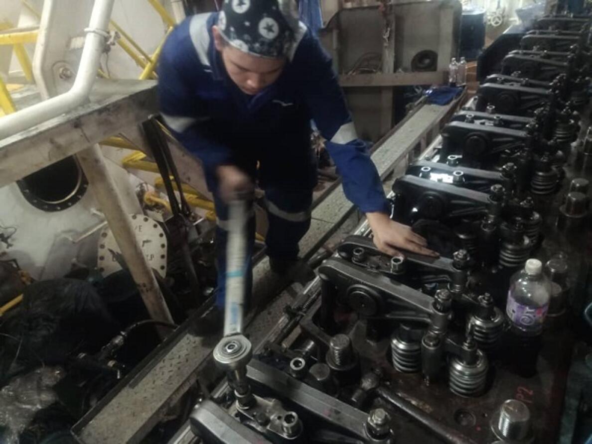 Major Overhaul Wartsila 8L32 @ Labuan Shipyard Final