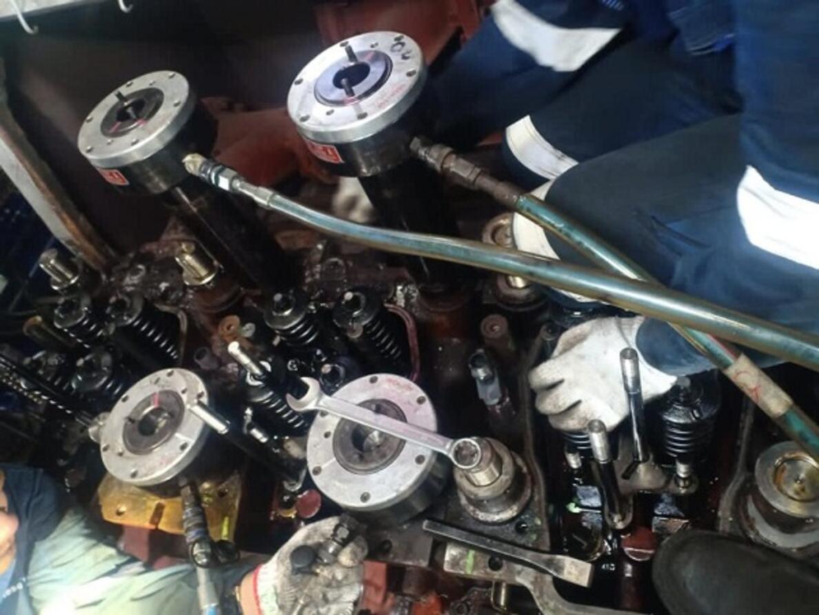 MAK 8M25 Engine Top Overhaul part 01