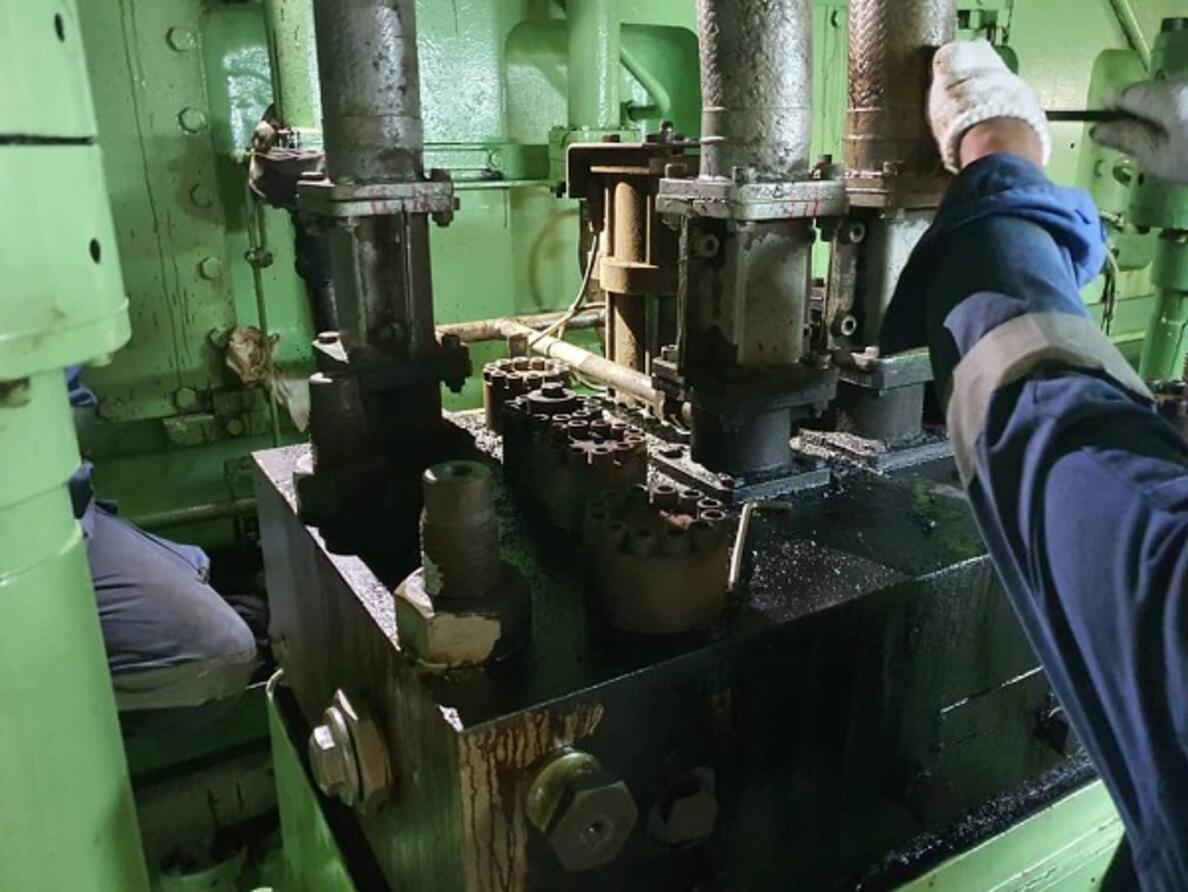 Sulzer RTA96 Fuel Pump Block Insitu overhaul with Timing @ Port Klang