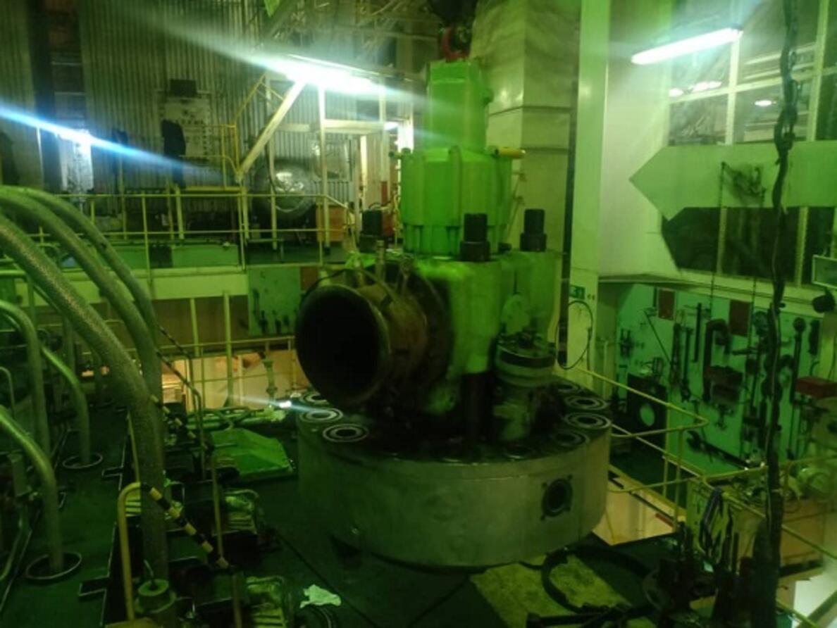 MAN B&W 70MC Piston Renew @ Port Klang