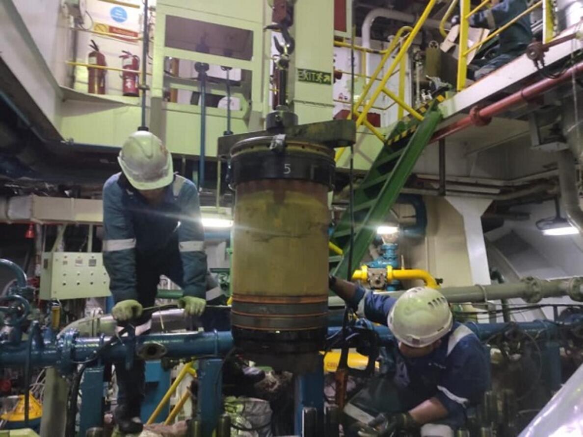 Yanmar 6N330EN Major Overhaul Part 1