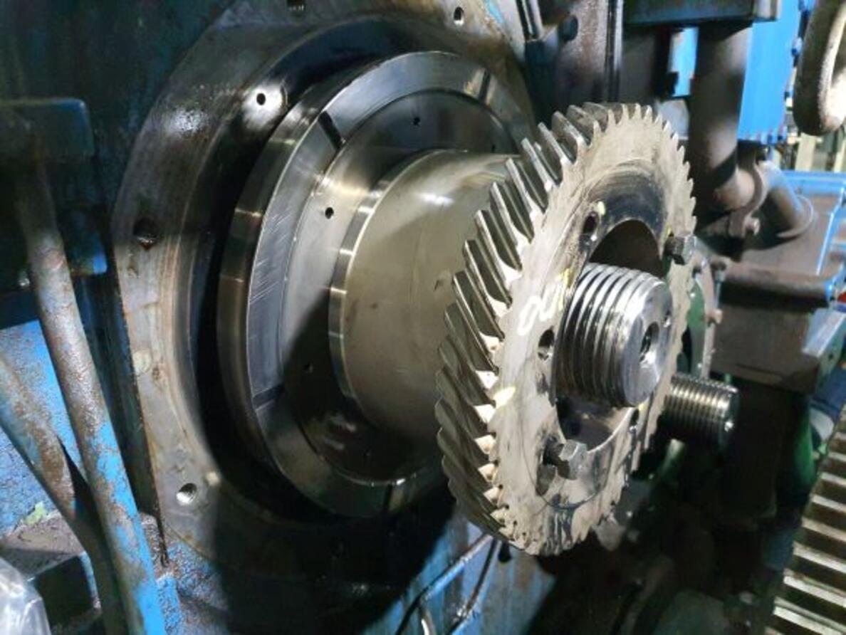 CAMSHAFT DRIVE GEAR BUSH RENEWAL