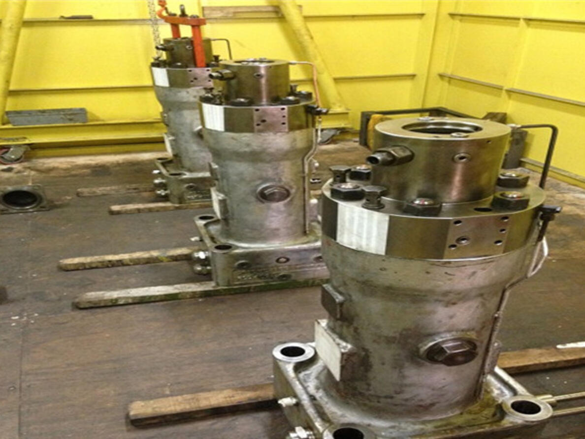 MAN B&W 7S80MC Fuel Pump Overhaul