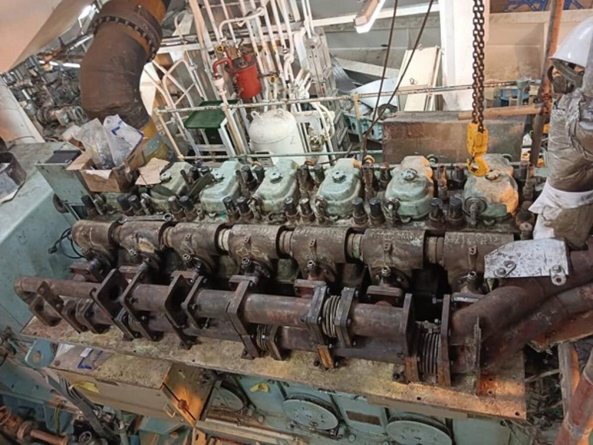 Hyundai Himsen 7H21-32 Aux Engine Overhaul 03