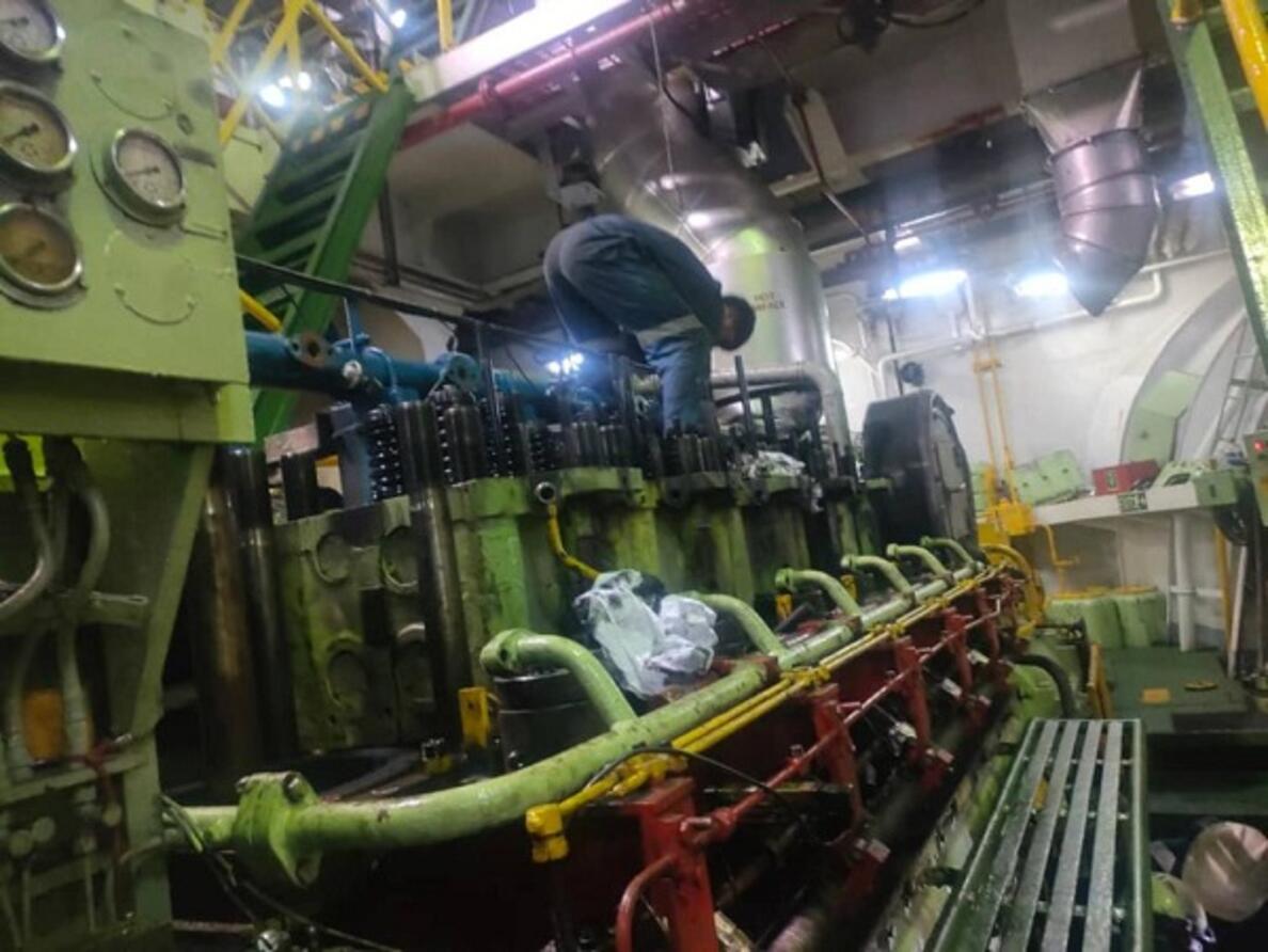 Yanmar 6N330EN Major Overhaul Part 1