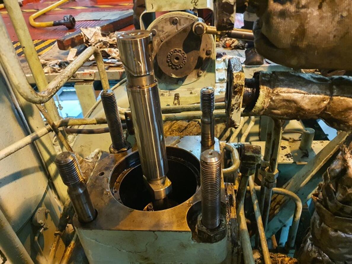 MAN 50MC M/E Failed To Start, Troubleshoot and adjust Fuel Pump & Roller Guide Cam