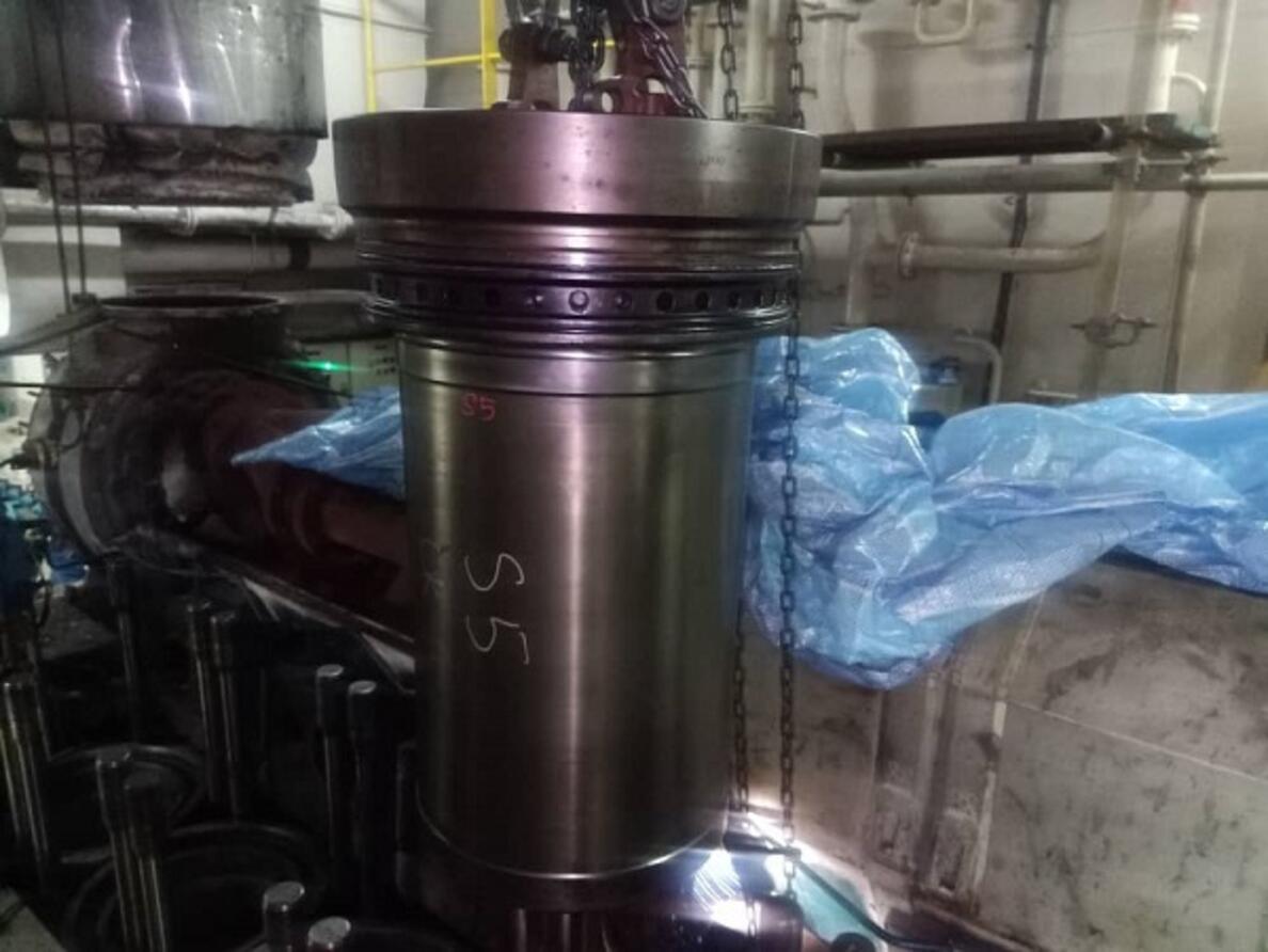 Major Overhaul Wartsila 8L32 @ Labuan Shipyard Final