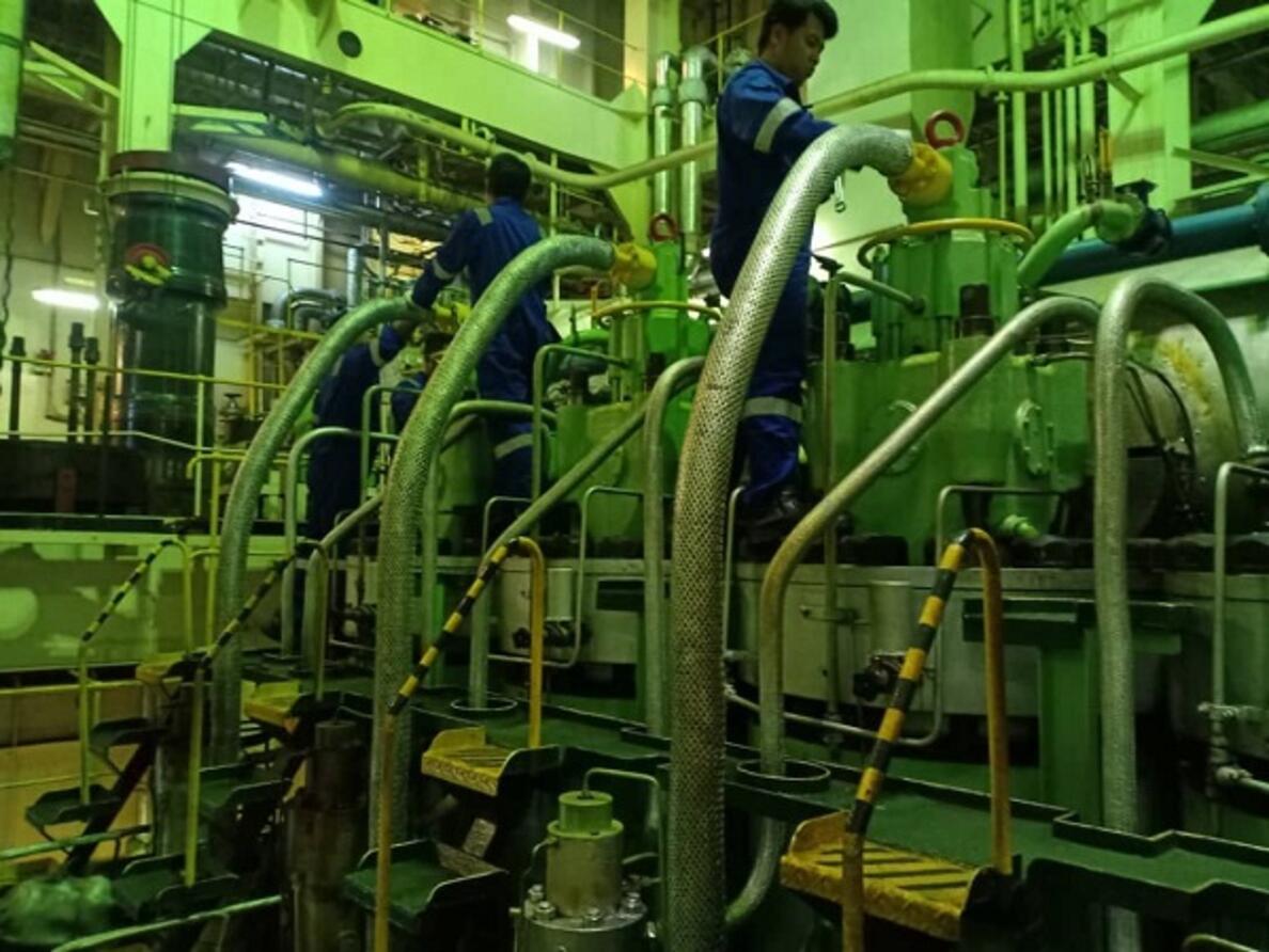 MAN B&W 70MC Piston Renew @ Port Klang