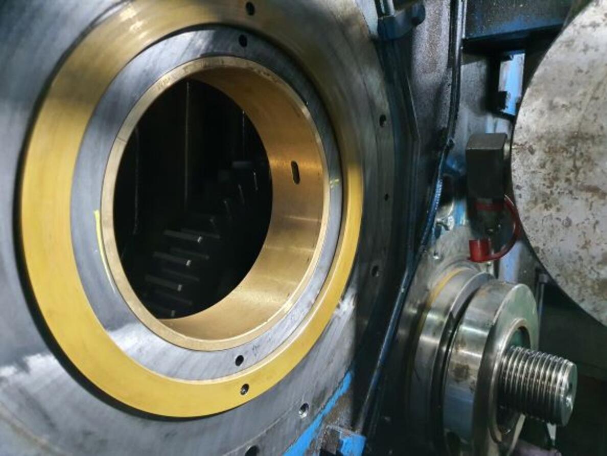 CAMSHAFT DRIVE GEAR BUSH RENEWAL