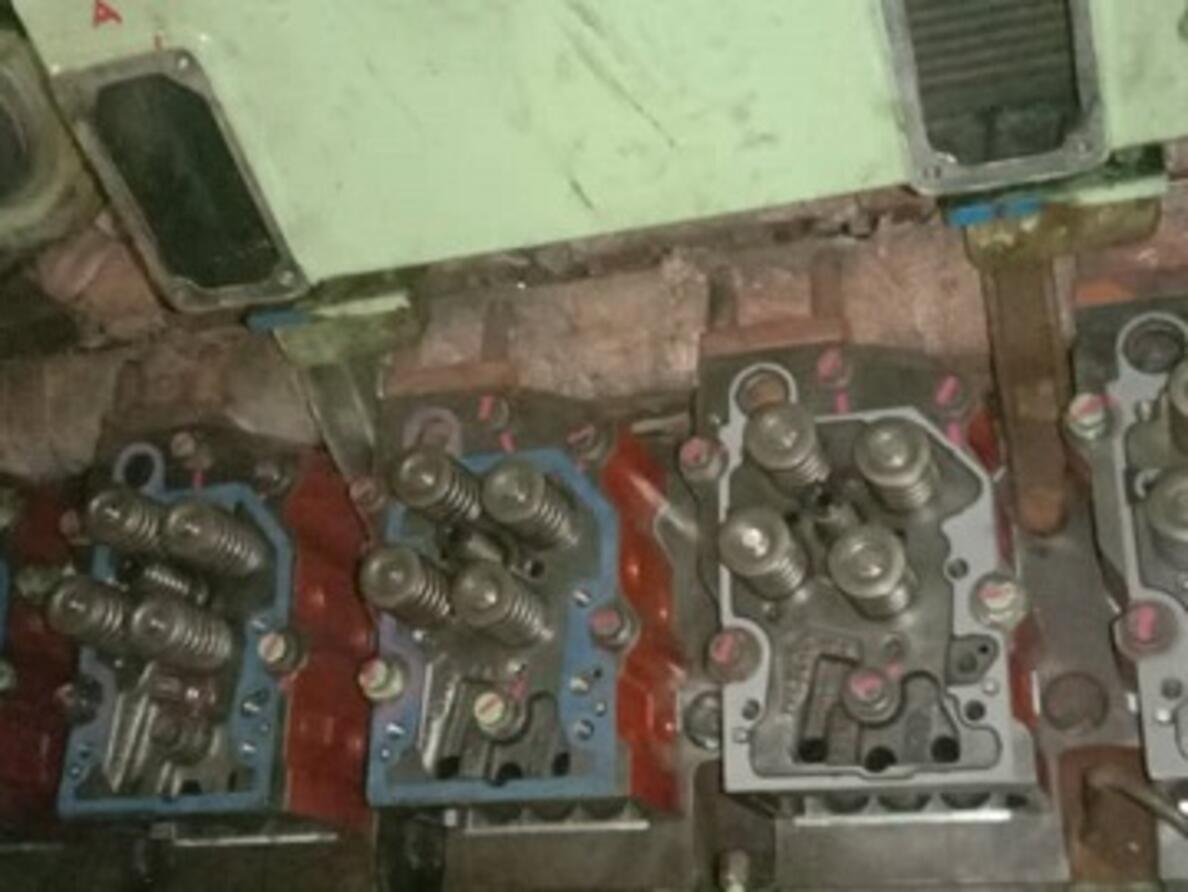 Cummins KTA38 Top Overhaul part 1