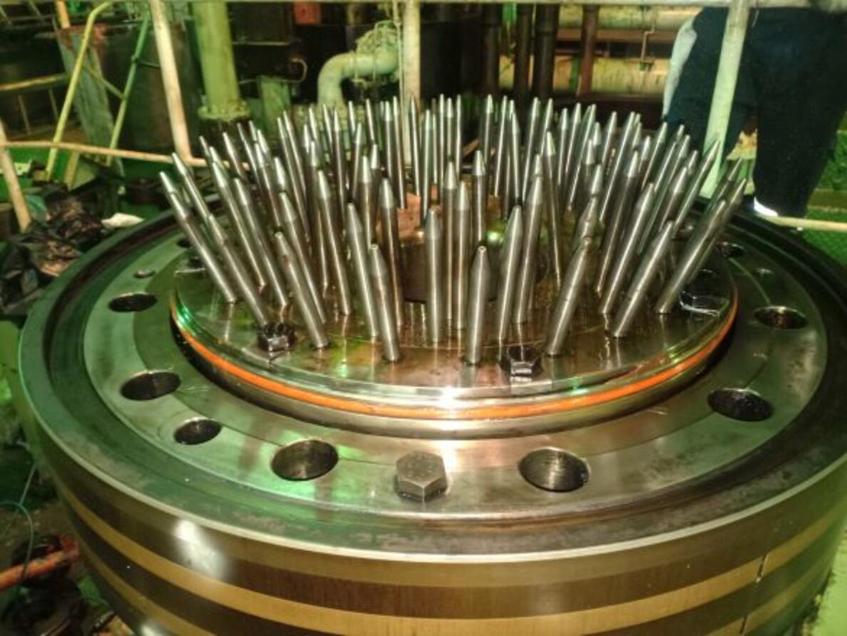 Unit overhaul Sulzer RTA 96 C
