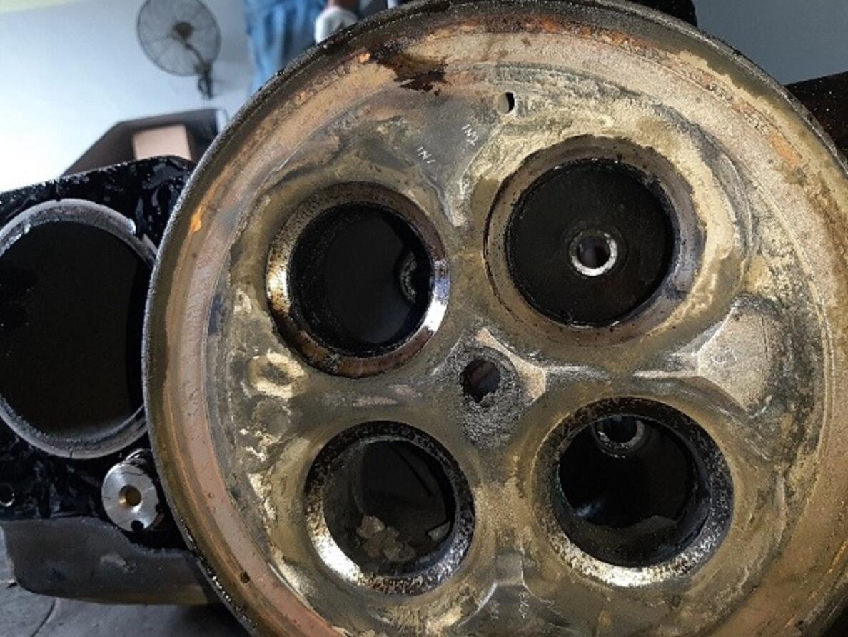 Hyundai Himsen 7H21-32 Aux Engine Overhaul 01