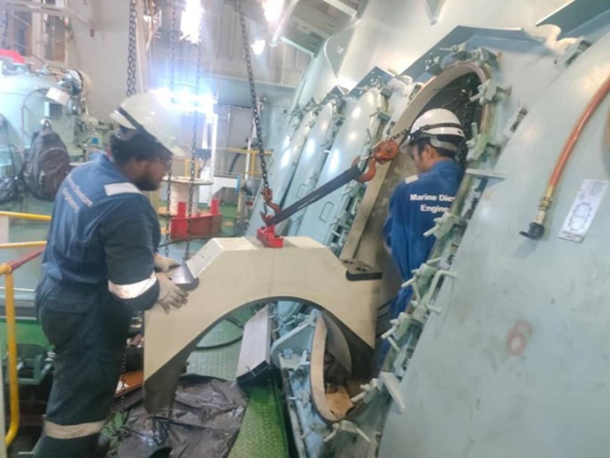 MAN B&W 6S70MC-C8 Main Bearing Survey