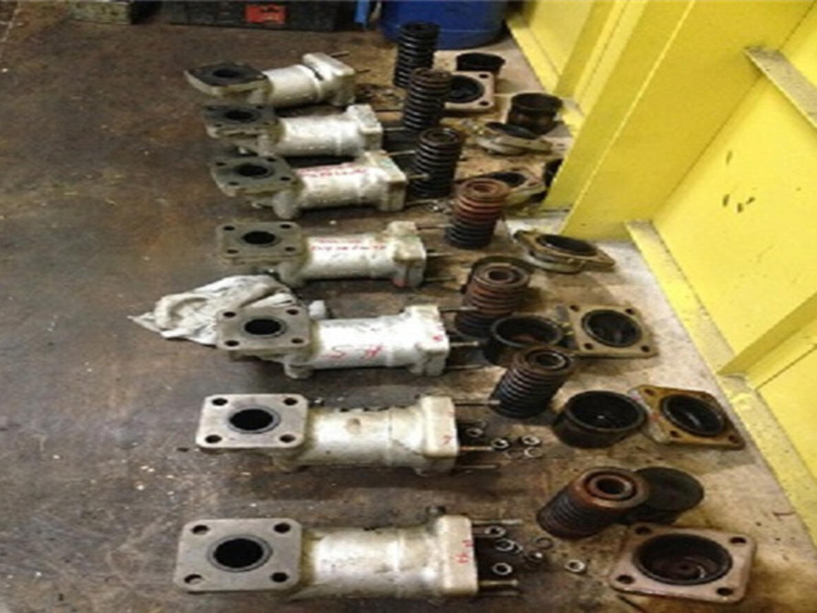 MAN B&W 7S60MC Fuel Pump and Absorber Overhaul