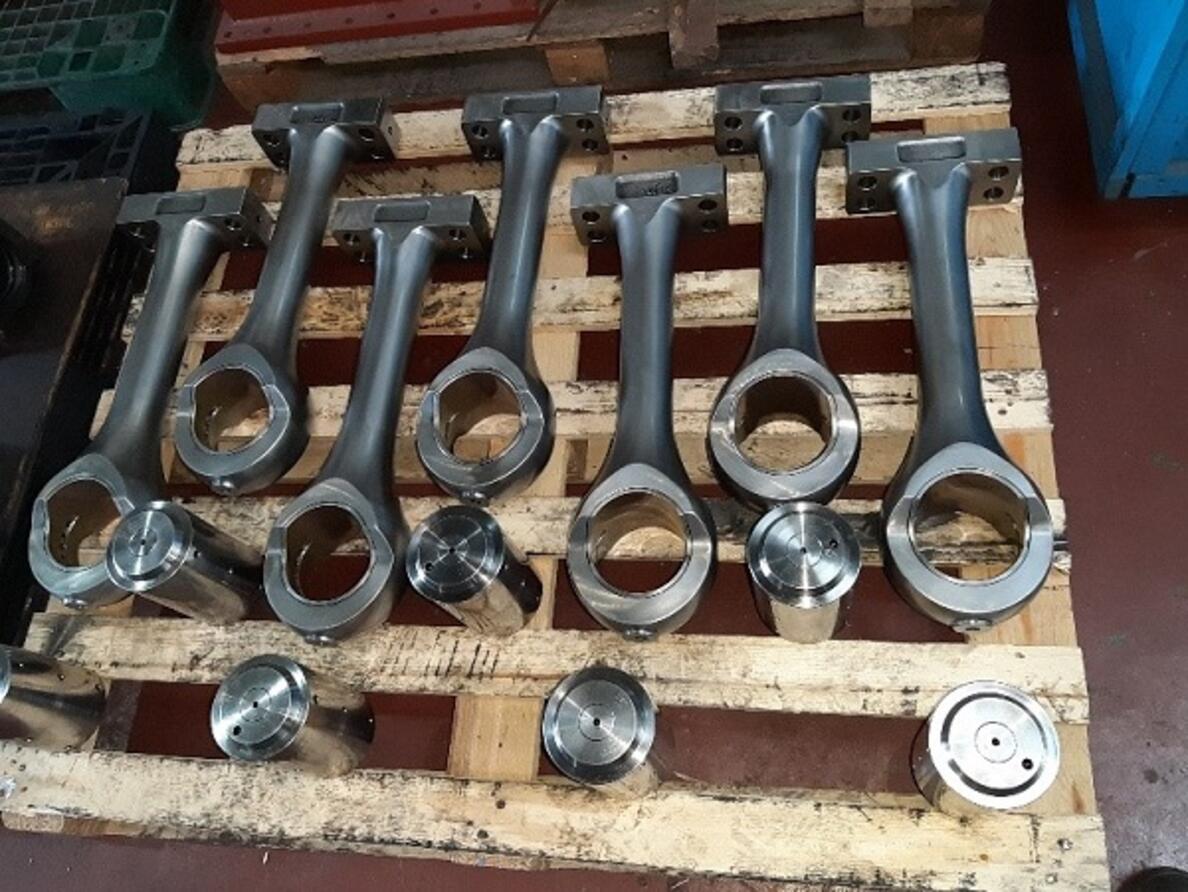 Hyundai Himsen 7H21-32 Aux Engine Overhaul 02