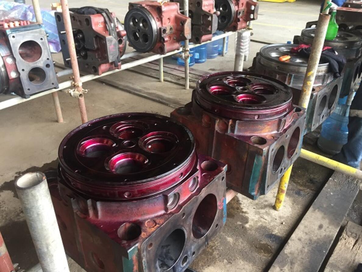 Major overhaul Wartsila 8L32 @ Labuan Shipyard Part 02