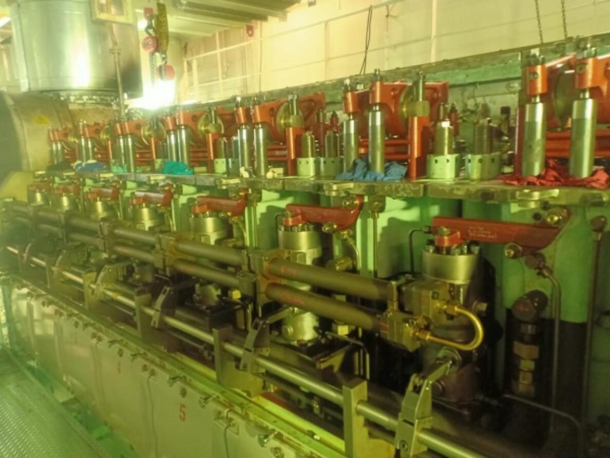 Major Overhaul MAN 7H32/40 Engine Part 03